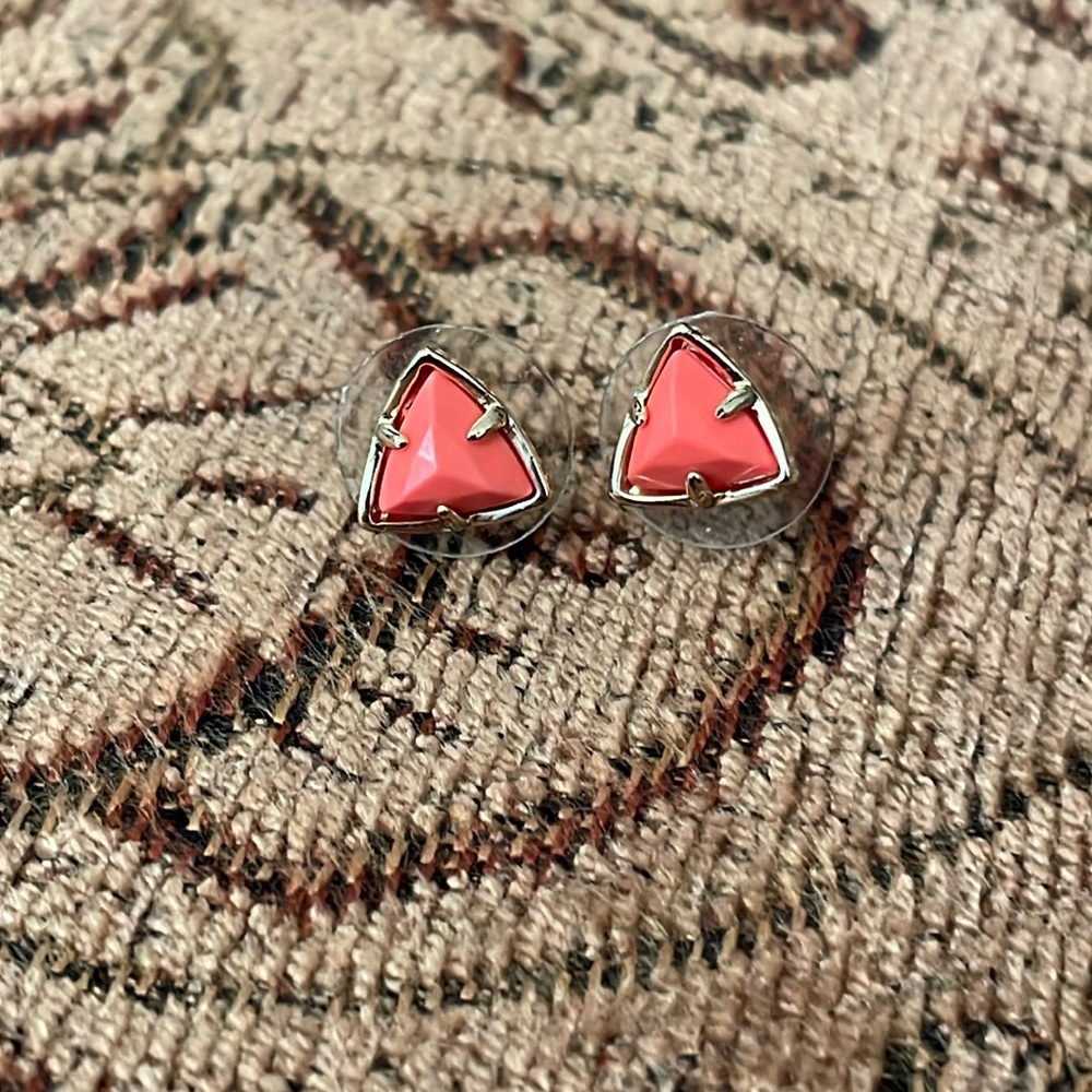 Kendra Scott orange studs